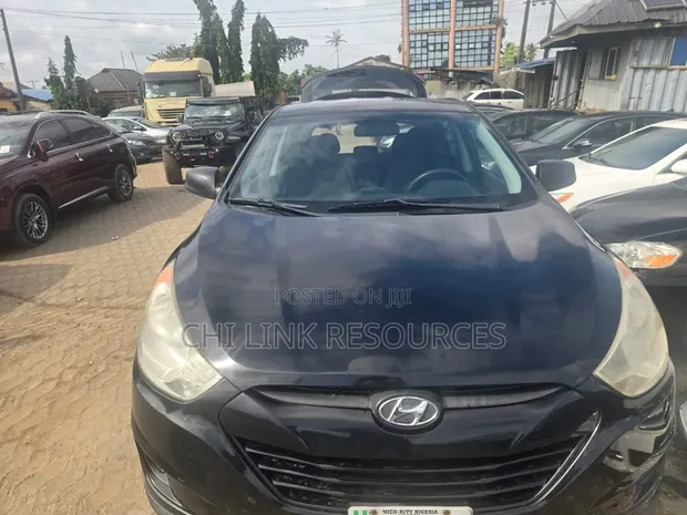 Hyundai Tucson 2013 Black - 1