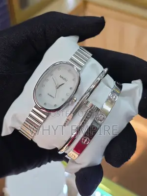 Q&Q Ladies Business Watch Set with Bracelets