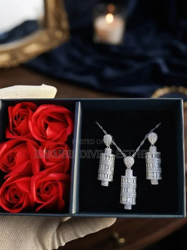 Quality Non-Tarnishable Necklace, Pendant & Earrings Set - 1