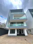Gidan Luxury 5-Bedroom Duplex Don Siyarwa a Banana Island - 1