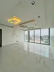 Gidan Luxury 5-Bedroom Duplex Don Siyarwa a Banana Island - 3