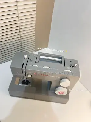Singer Heavy Duty Sewing Machine - Brand New