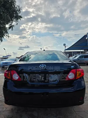 2010 Toyota Corolla LE - Black