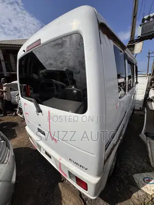 2012 Suzuki Every Mini Bus - White