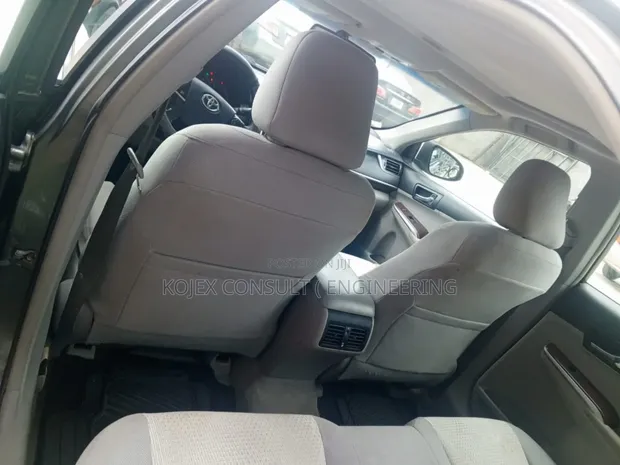 2012 Toyota Camry XLE Sedan - 1