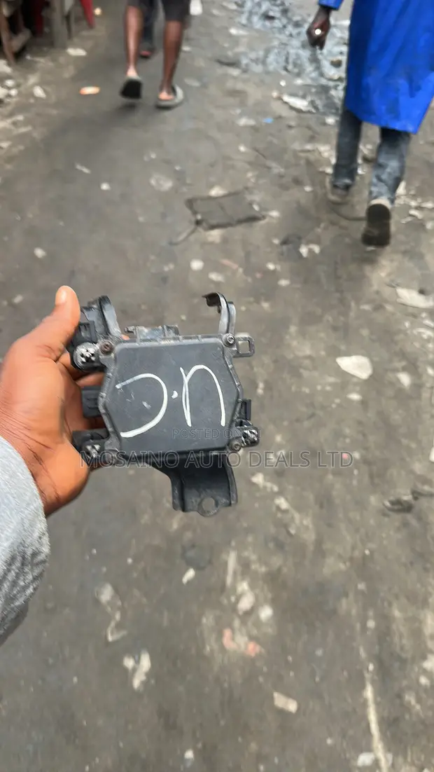 Lexus RX 350 Radar Sensor (2015) - 1