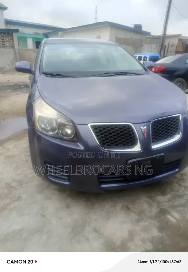 Pontiac Vibe 1.8L Hatchback 2009 Blue - 1