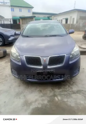 Pontiac Vibe 1.8L Hatchback 2009 Blue