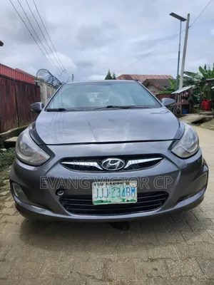 2013 Hyundai Accent GS Hatchback