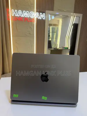 Apple MacBook Pro 2022 M2 16GB RAM 512GB SSD