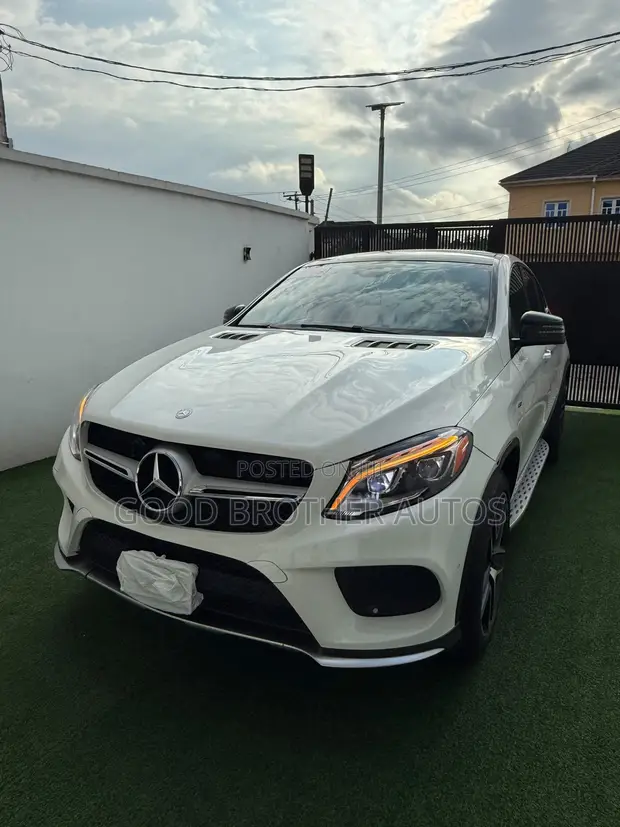 Mercedes-Benz GLE-Class 2016 White - 1
