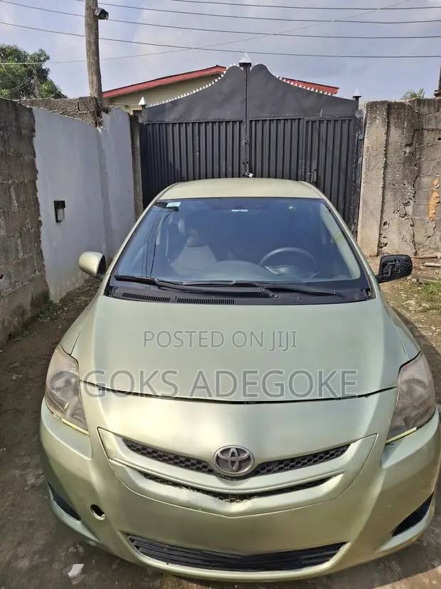 Toyota Yaris 2004 Green - 1