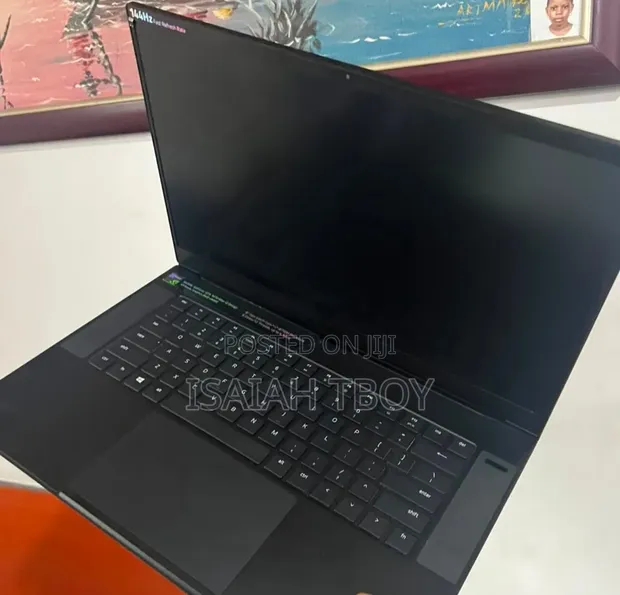 Razer Blade 15 Advanced Laptop - Intel Core i7, 16GB RAM, 256GB SSD - 1