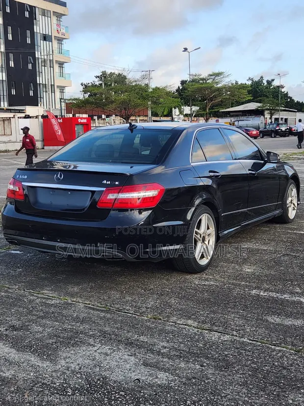 Mercedes-Benz E-Class 2010 Black - 1