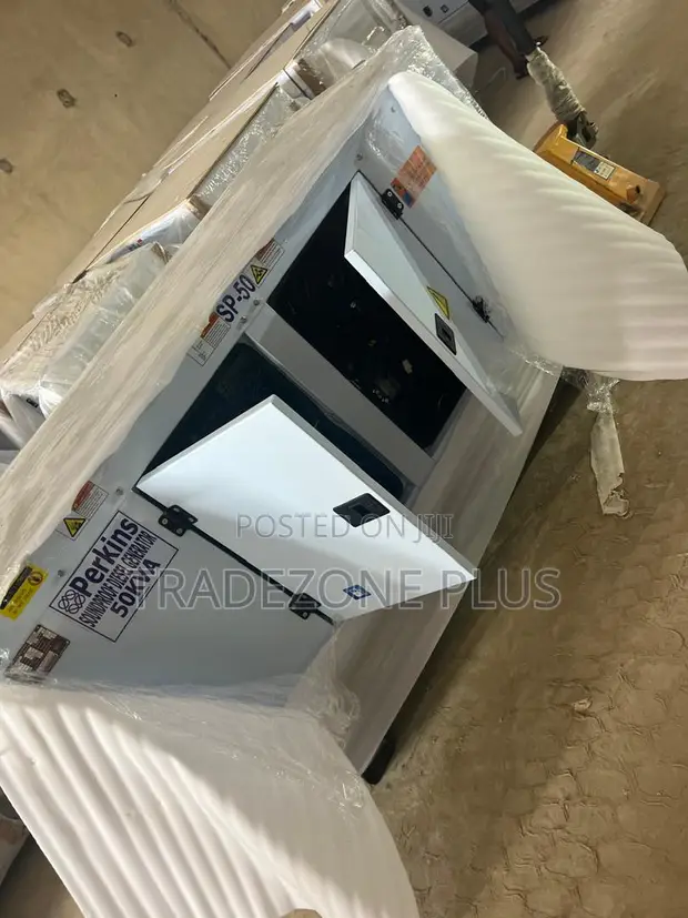Jirgin Perkins 50KVA Mai Rufe Da Ke Amfani Da Dizal - 1