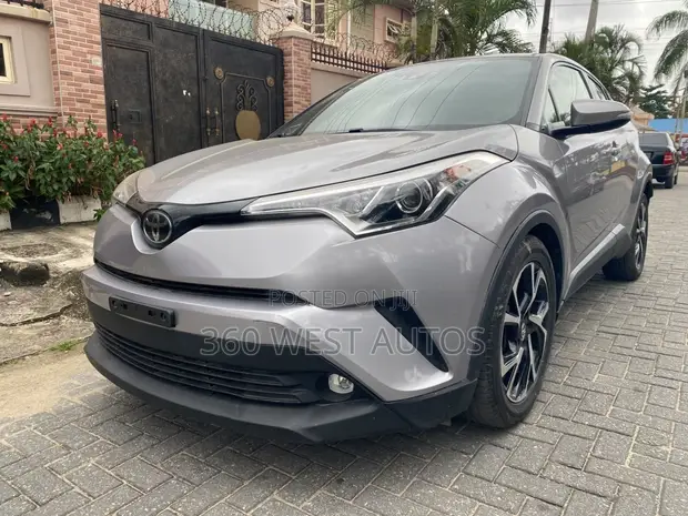 2018 Toyota C-HR XLE FWD Sport Utility - Silver - 1
