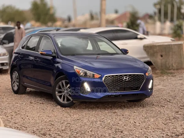 Hyundai Elantra GT 2019 Blue - 1