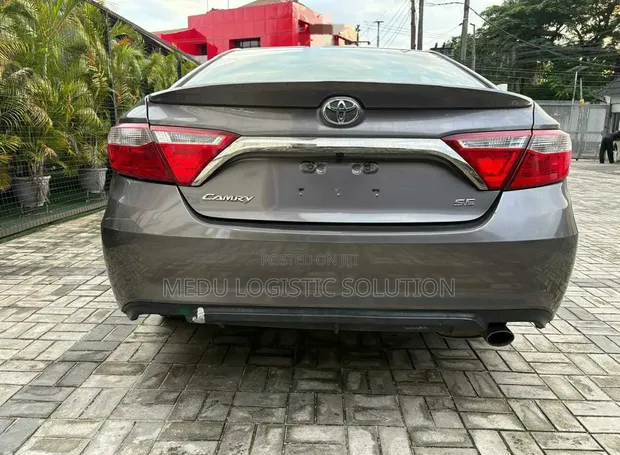 2017 Toyota Camry SE Sedan - Foreign Used - 1