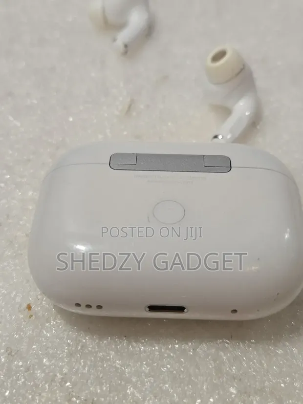 Apple AirPods Pro 2nd Gen (Lightning) White - 1