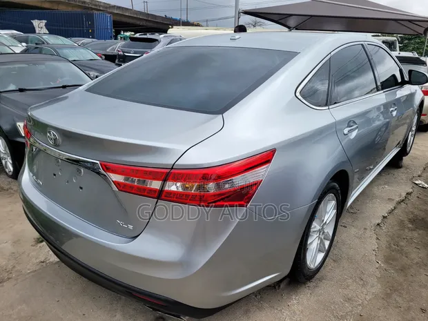 Toyota Avalon 2015 Silver - 1