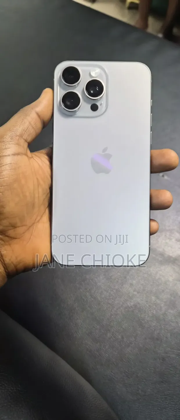 Apple iPhone 15 Pro Max 256GB Gray - 1
