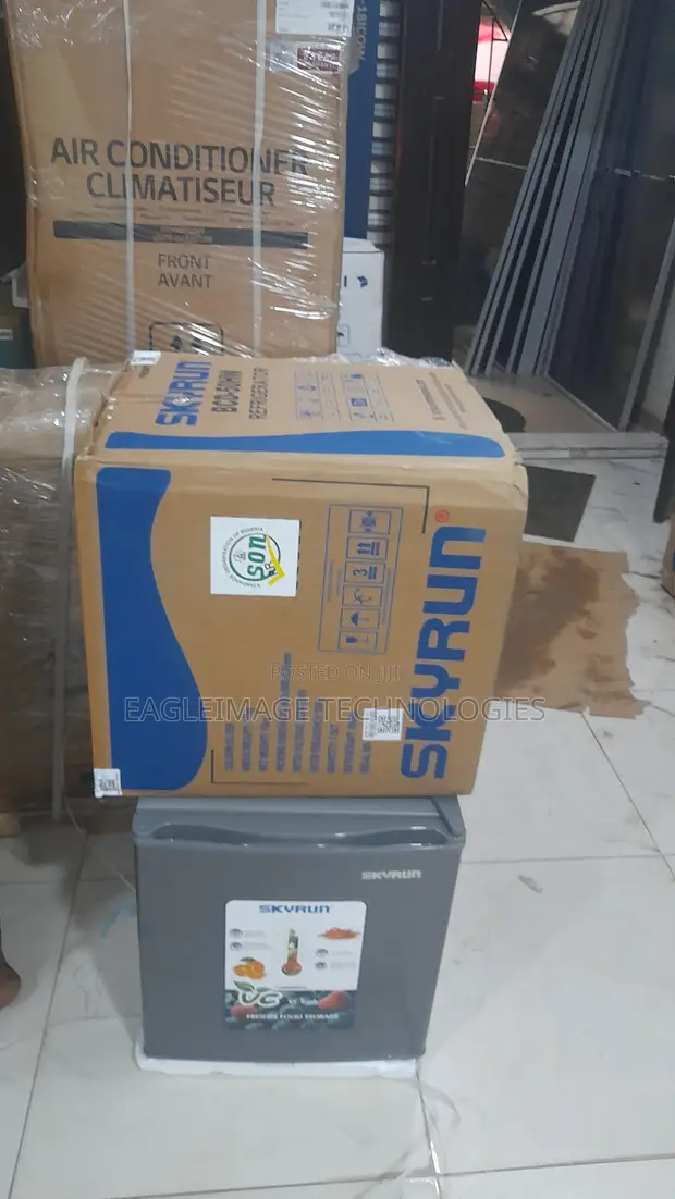 Skyrun BCD-50HW Mini Fridge - Brand New - 1