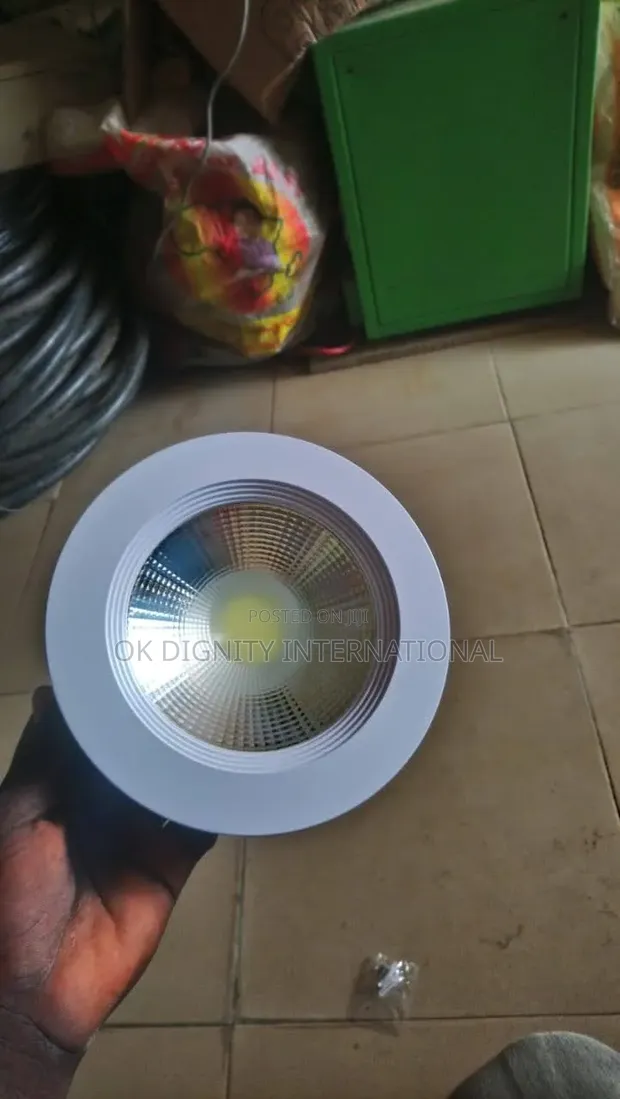 Round COB LED Recessed Downlight - White Ceiling Spotlight - 1