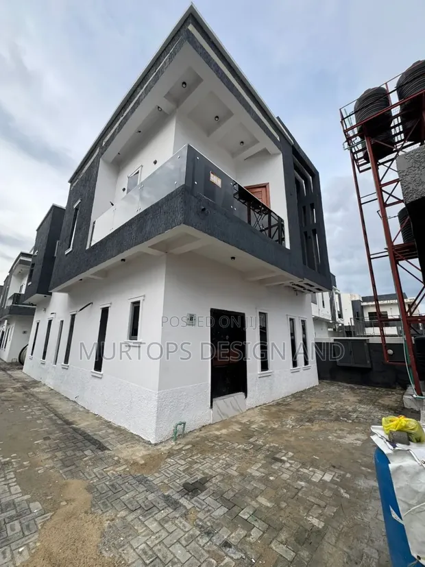 4-Bedroom Duplex with BQ in Royal Estate, Lekki Phase 2 - 1