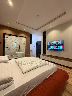 Gidan Studio Mai Cikakken kayan daki tare da Baho - Chevron, Lekki