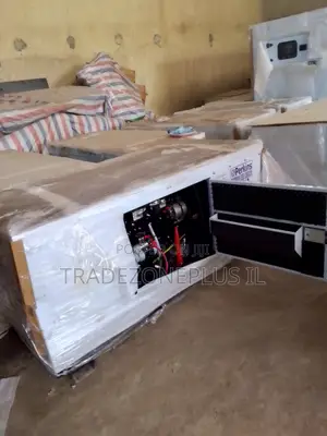 Perkins 12KVA Mai Ƙarfin Aiki Mai Rufe Sauti