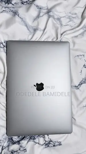 Apple MacBook Pro 2018 15.4" Core i7 16GB RAM 512GB SSD