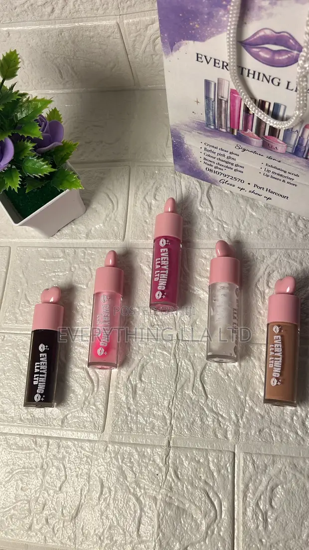 IT Lip Gloss and Lipcare Kit - 1