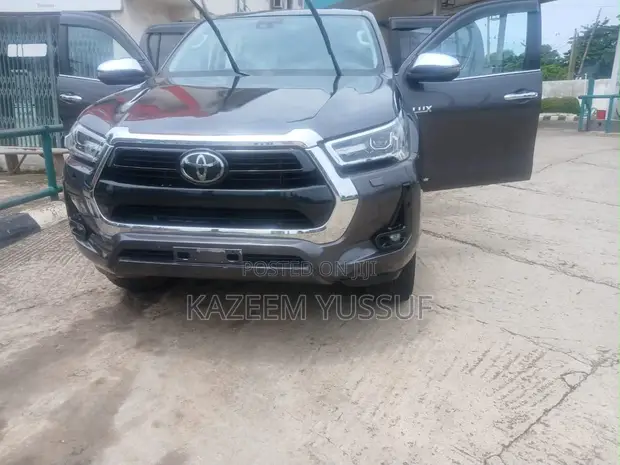 Toyota Hilux Revo Double Cab Diesel 2.4 AWD 2022 Gray - 1
