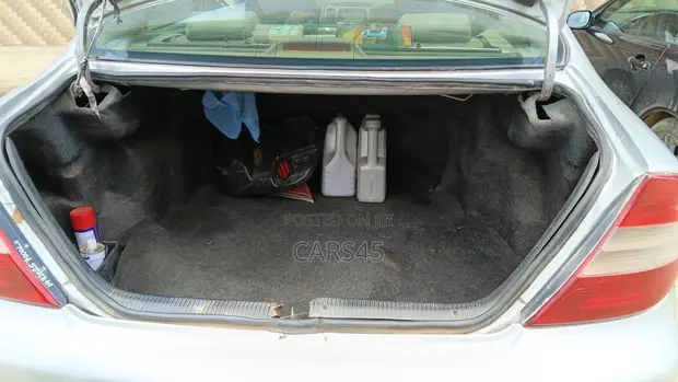 Toyota Camry 2004 Silver - 1