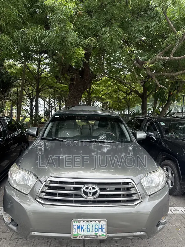 Toyota Highlander - Clean, Chilled AC - 1
