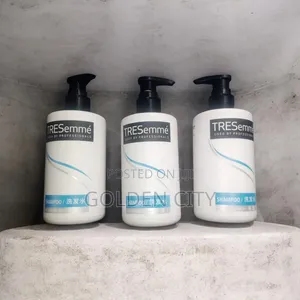 TRESemmé Moisture Rich Shampoo - Professional Hair Care