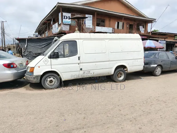 Ford Transit 2005 Fari - 1