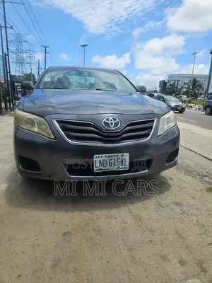 2011 Toyota Camry LE 2.5L Sedan - Local Used