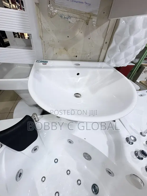 Luxury Navero Oval Ceramic Wash Hand Basin - 1