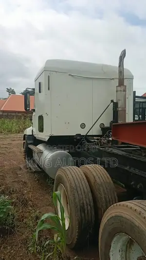 Mack Vision Lowbed 2004 White