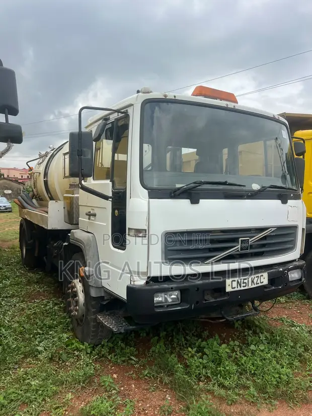 Volvo Sewage Truck - 1