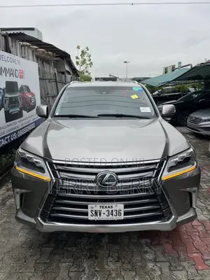 Lexus LX 570 2016 Gold