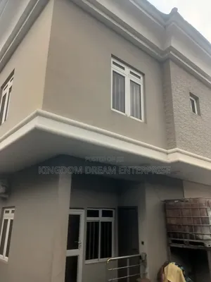 Gidan Kwalaye Mai Dakuna 3 da Aka Gyara a Opebi, Ikeja, Lagos