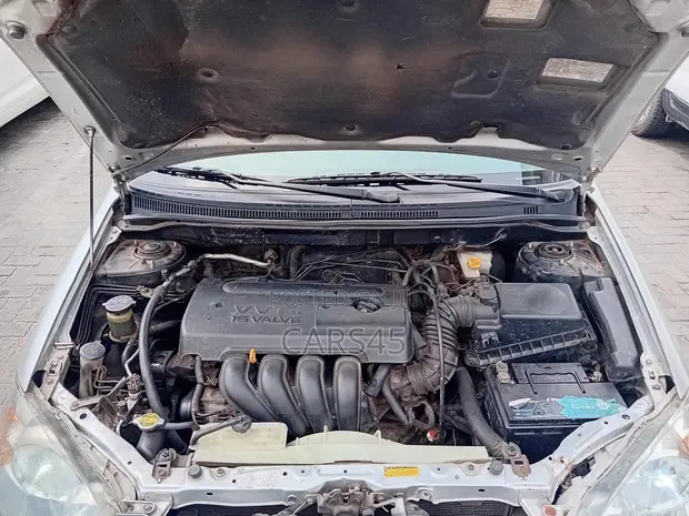 Toyota Corolla 2007 Silver - 1