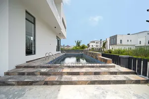 Gidan Bacci 5 da Pool a Victory Park Estate, Osapa London