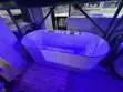 White Luxury Jacuzzi Bathtub - 2