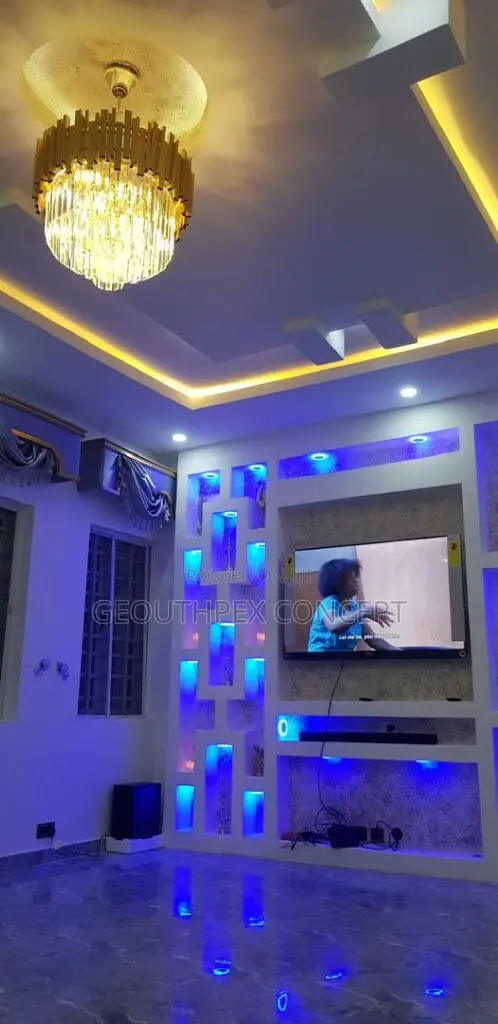 Furnished 4-Bedroom Bungalow in Akala Express, Ibadan - 1