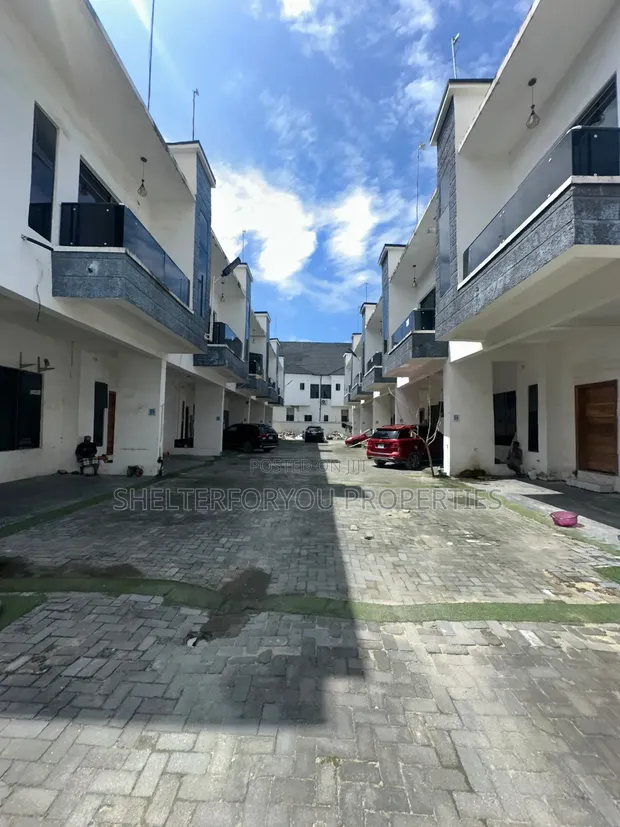 4 Bedroom Duplex for Rent in Ikota, Lekki - 1