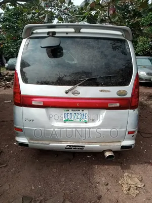 Nissan Serena 2001 Silver