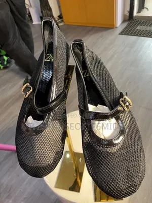 Classic Black Zara Flat Sandals - Women's Size 37-42